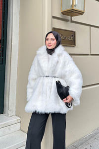 Sim Detay Kemerli Kaban Ekru