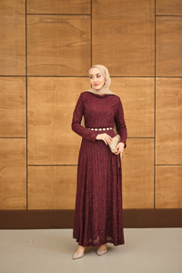 Sim Detay Kendinden Desenli Gold Kemerli Elbise Bordo