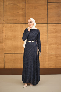 Sim Detay Kendinden Desenli Gold Kemerli Elbise Lacivert