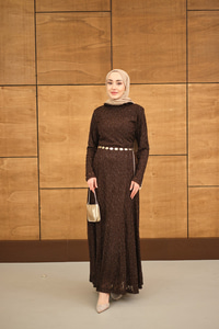 Sim Detay Kendinden Desenli Gold Kemerli Elbise Kahverengi