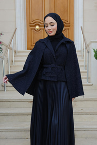 Sim Detay Pelerinli Ceket Siyah