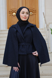 Sim Detay Pelerinli Ceket Siyah