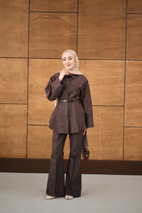 Sıra Boncuk Detaylı Pileli Takım Kahverengi