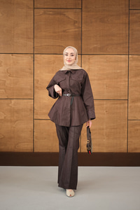 Sıra Boncuk Detaylı Pileli Takım Kahverengi