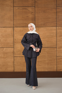 Sıra Boncuk Detaylı Pileli Takım Lacivert