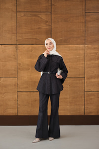 Sıra Boncuk Detaylı Pileli Takım Lacivert