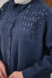 Sıralı Boncuk İşlemeli Gömlek Lacivert