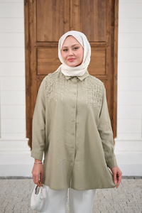 Sıralı Boncuk İşlemeli Gömlek Yağ Yeşil