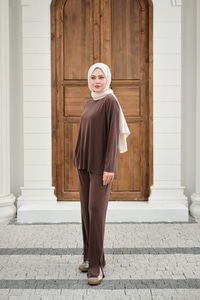 Sırt Dikiş Detay Beli Lastikli Takım Kahverengi