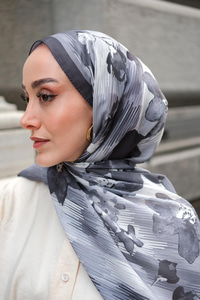 Soyut Çicek Desen Soft Şal Siyah