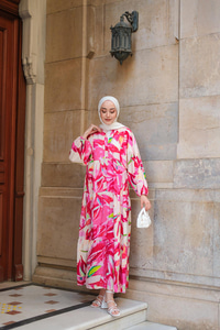 Soyut Çicek Esintisi Desenli Elbise Fuşya