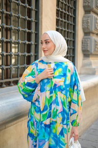 Soyut Çicek Esintisi Desenli Elbise Mavi