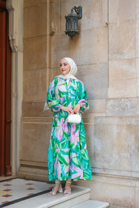 Soyut Çicek Esintisi Desenli Elbise Yeşil