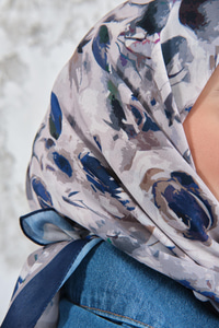 Soyut Pastel Desen Eşarp Lacivert