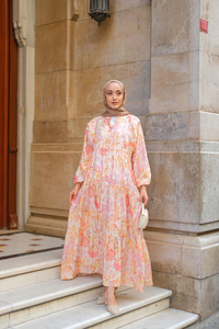 Sulu Boya Çicek Desenli Elbise Pudra