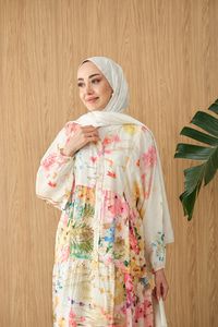 Sulu Boya Desen Elbise Krem