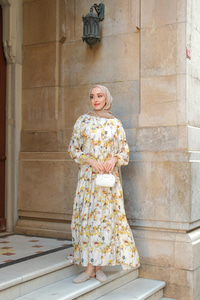 Sulu Boya Papatya Desen Elbise Sarı