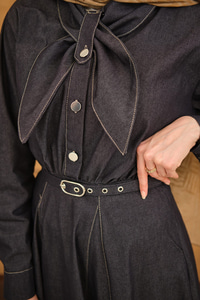 Süs Dikiş Detay Kemerli Elbise Lacivert