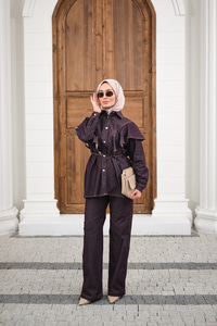 Süs Dikiş Detaylı Omuzları Fırfırlı Pantolonlu Kot Takım Mor