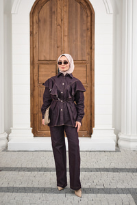 Süs Dikiş Detaylı Omuzları Fırfırlı Pantolonlu Kot Takım Mor