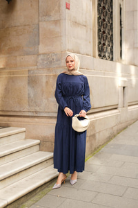 Süs Dikişli Büzgü Elbise Lacivert