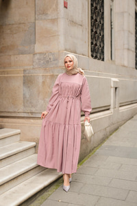 Süs Dikişli Büzgü Elbise Pudra