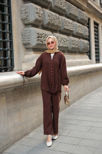 Süs Dikişli Büzgülü Takım Kahverengi