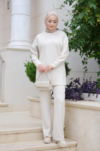 Taş Aksesuarlı İkili Takım Krem