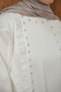 Taş Aksesuarlı Takım Beyaz