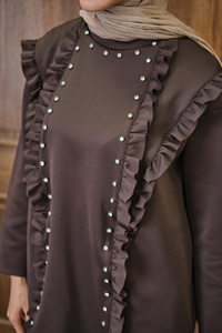 Taş Aksesuarlı Takım Kahverengi