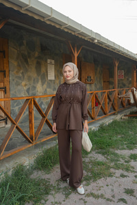 Taş Detay Ceketli Takım Kahverengi