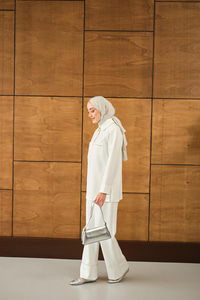 Taş Detay Cepli Takım Beyaz