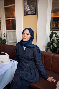 Taş Detay Düğmeli Takım Lacivert