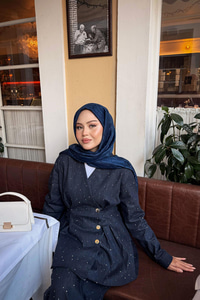 Taş Detay Düğmeli Takım Lacivert