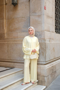 Taş Detay Etekli Takım Sarı