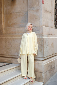 Taş Detay Etekli Takım Sarı