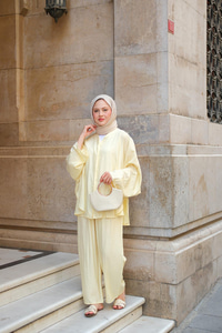 Taş Detay Etekli Takım Sarı