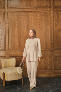 Taş Detay İkili Takım Krem