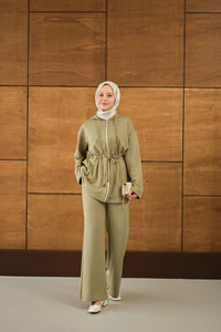 Taş Detay Kapüşonlu Takım Yeşil