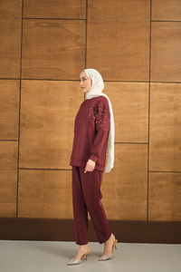 Taş Detay Takım Bordo