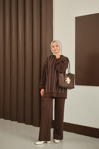 Taş Detay Takım Kahverengi