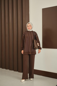 Taş Detay Takım Kahverengi