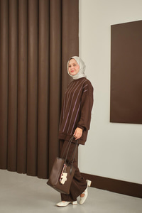 Taş Detay Takım Kahverengi