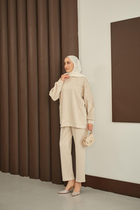 Taş Detay Takım Krem