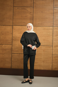 Taş Detay Takım Siyah