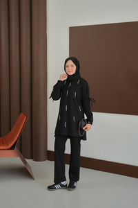 Taş Detay Takım Siyah