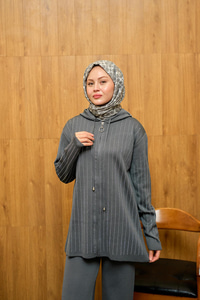 Taş Detay Triko Takım Gri