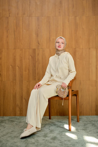 Taş Detay Triko Takım Krem