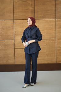 Taş Detaylı Gömlek Yaka Kemerli Kot Takım Lacivert