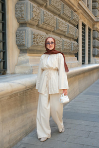 Taş Detaylı İkili Takım Krem